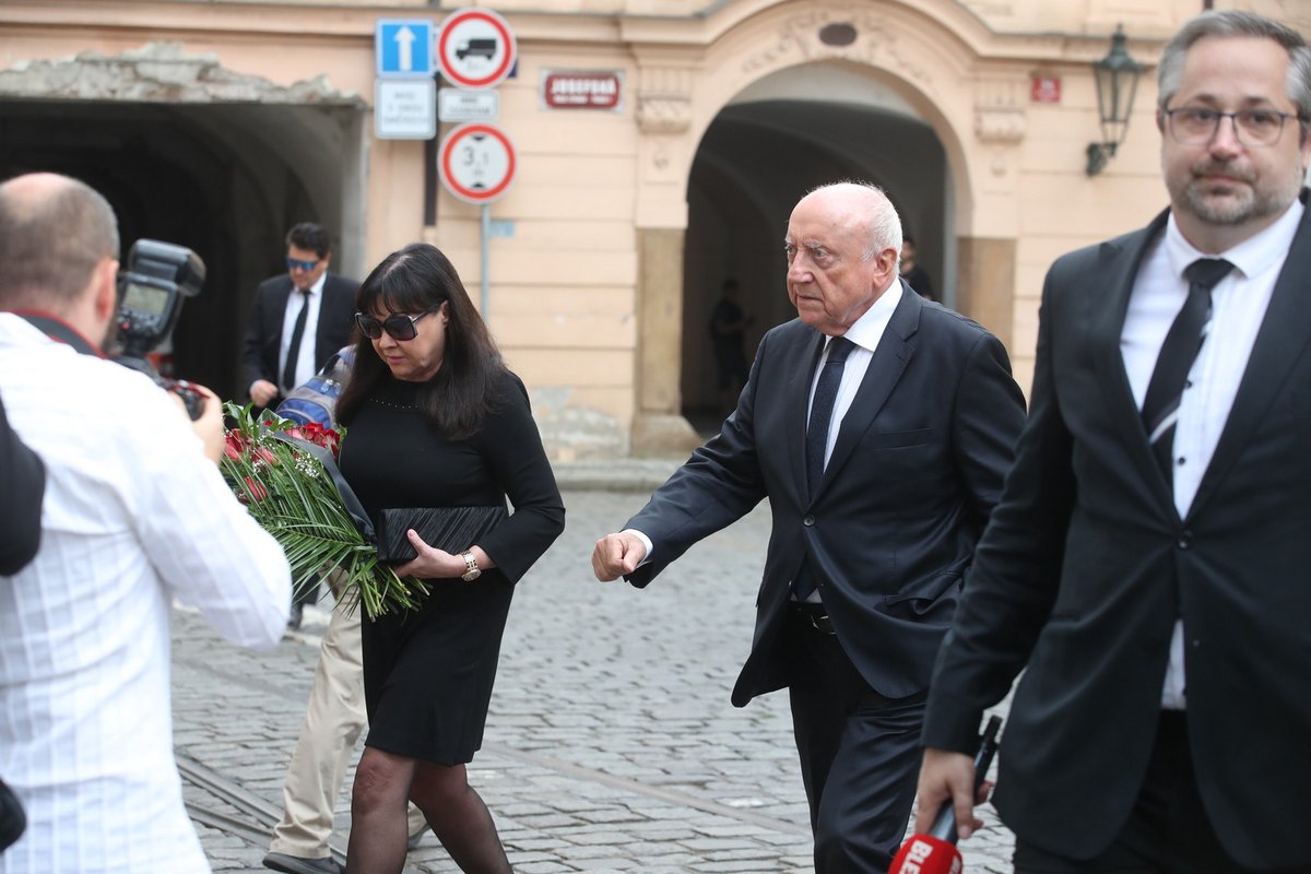 Poslední rozloučení s Hanou Zagorovou - Felix Slováček a Dagmar Patrasová