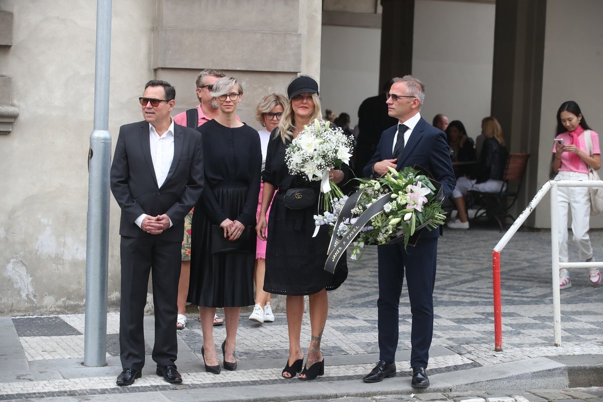 Poslední rozloučení s Hanou Zagorovou - Pavel Vítek, janis Sidovský a Vendula Pizingerová