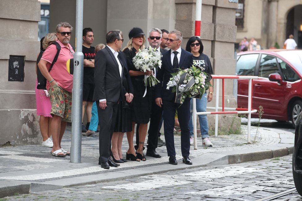 Poslední rozloučení s Hanou Zagorovou - Pavel Vítek, janis Sidovský a Vendula Pizingerová