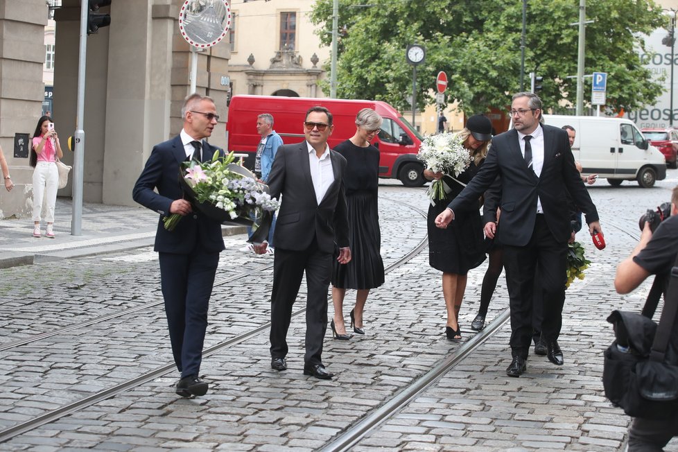 Poslední rozloučení s Hanou Zagorovou - Pavel Vítek, janis Sidovský a Vendula Pizingerová