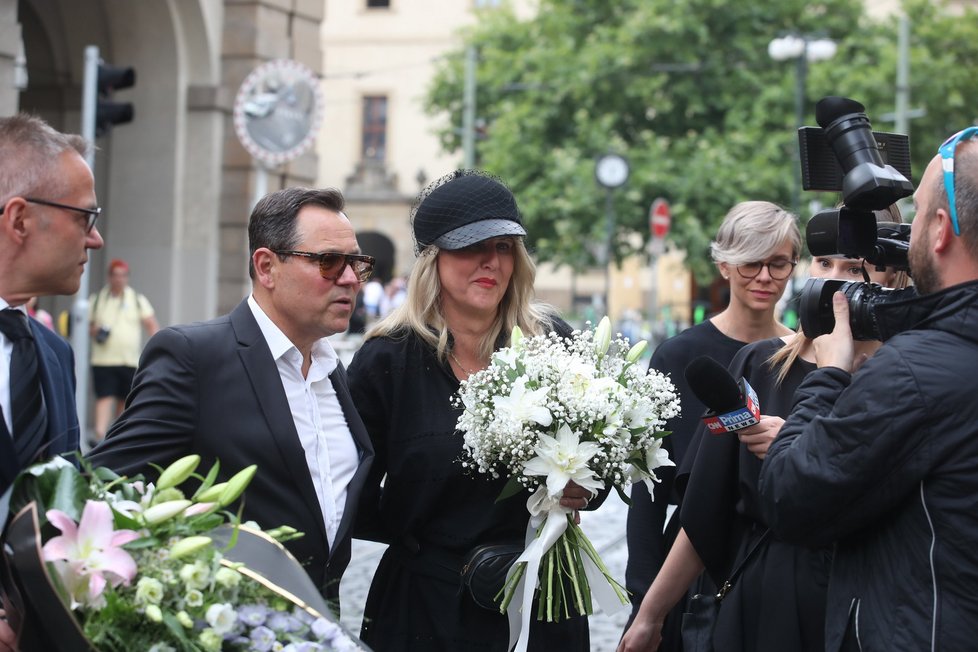 Poslední rozloučení s Hanou Zagorovou - Pavel Vítek, janis Sidovský a Vendula Pizingerová