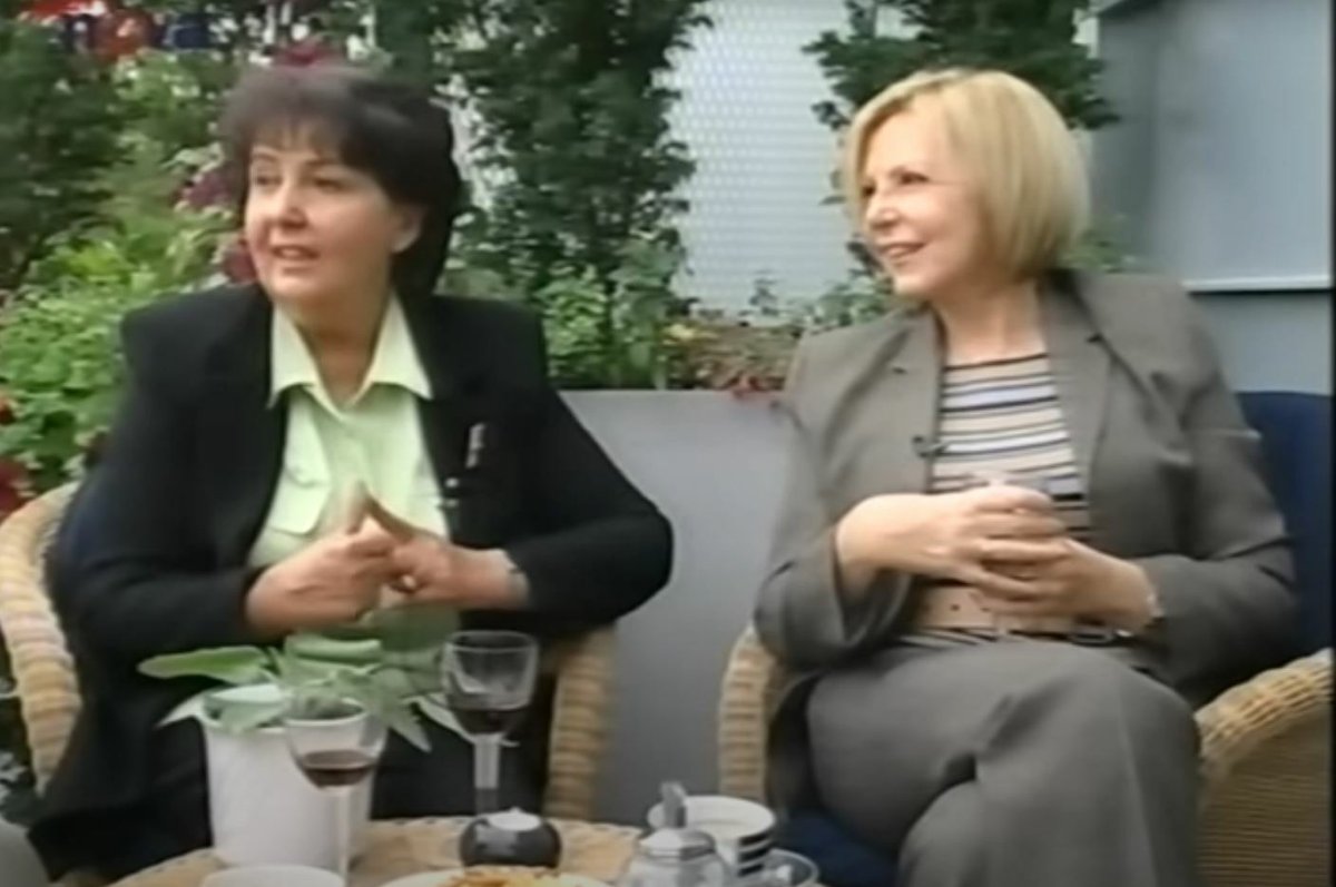 2003: Sestry Evelyn a Hanka byly ve stálém kontaktu.