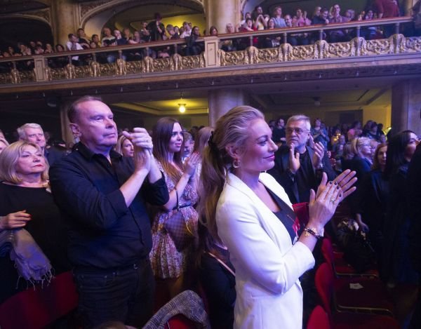 Margita a Borhyová tleskali vestoje s celou Lucernou.