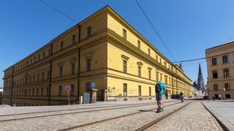 Hanácká kasárna v Olomouci jsou na prodej, stát za ně chce více než čtvrt miliardy