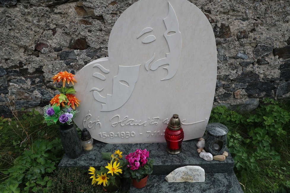 Haničincova manželka Radka na Petrově hrobě