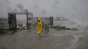 Bouře Hanna způsobila škody na pobřeží Texasu (26.7.2020)