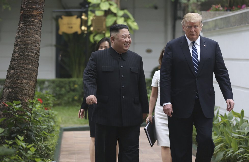 Americký prezident Donald Trump a severokorejský vůdce Kim Čong-un na jednání v Hanoji (27.02.2019).