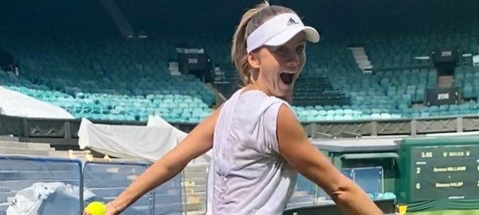 Bývalá pátá hráčka WTA Daniela Hantuchová se našla v roli televizní expertky. Na obrazovce i mimo ni jí to sluší náramně...