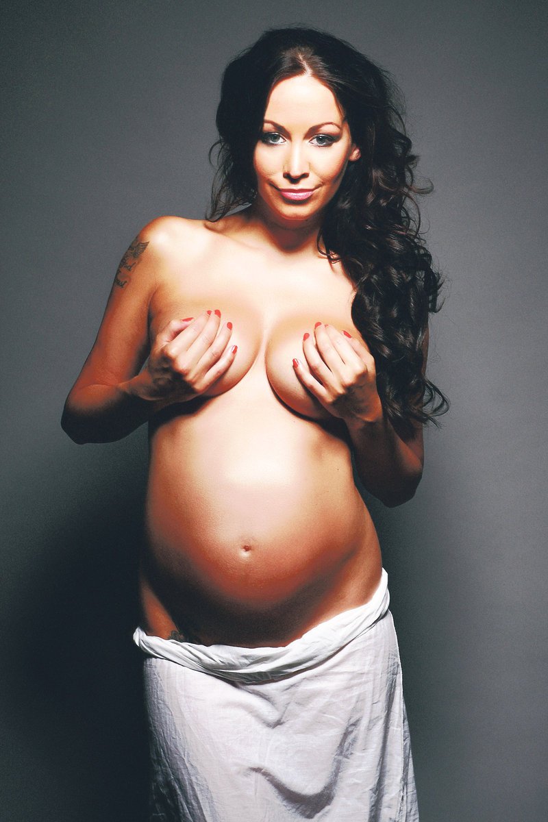 Agáta Hanychová fotí i když je těhotná