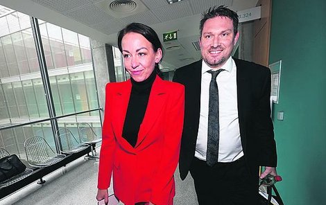 Agáta přiznala, že šlo o nejemotivnější líčení, přišla i Plastic Queen, svědčila i Ornella Agáta přiznala, že šlo o nejemotivnější líčení, přišla i Plastic Queen, svědčila i Ornella