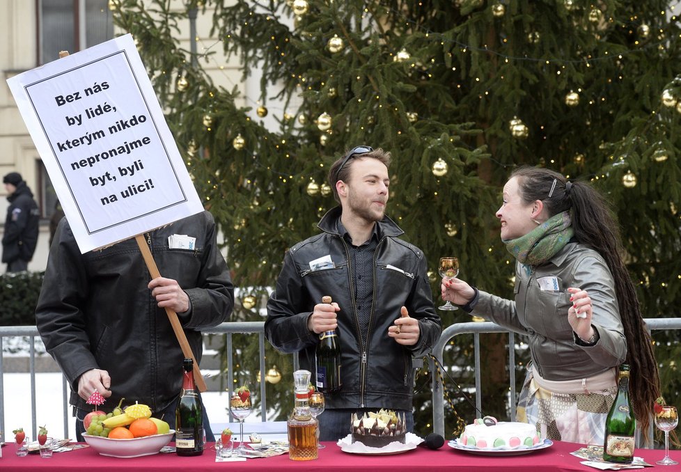 Happening Mít svůj domov za přijetí zákona o sociálním bydlení před Úřadem vlády (5. ledna 2017)