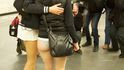 Pražským metrem se prohnali polonazí příznivci akce No Pants Subway Ride