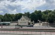 Poslední cesta Vlastimila Harapese: Vůz zamířil do Strašnic Poslední cesta Vlastimila Harapese: Vůz zamířil do Strašnic