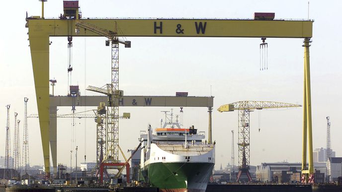 Irské loděnice Harland a Wolff se v létě připravovaly na krach