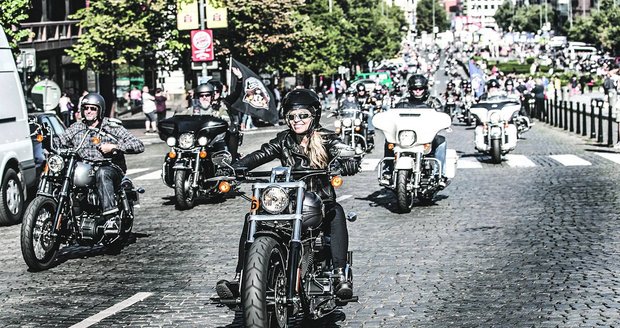 Pravnučka zakladatele Harley-Davidson se na oslavy 115. výročí značky vrací do Prahy.