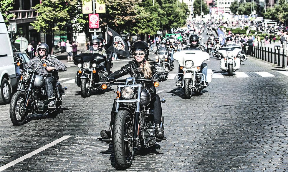 Pravnučka zakladatele Harley-Davidson se na oslavy 115. výročí značky vrací do Prahy.