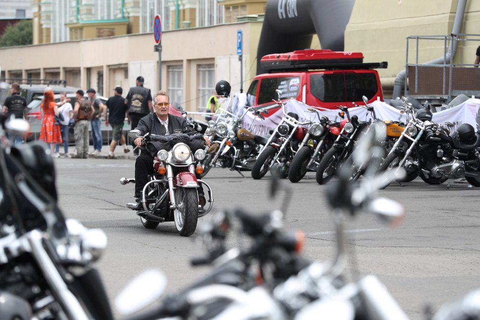 Druhý den oslav přilákal na Výstaviště tisíce motorkářů.