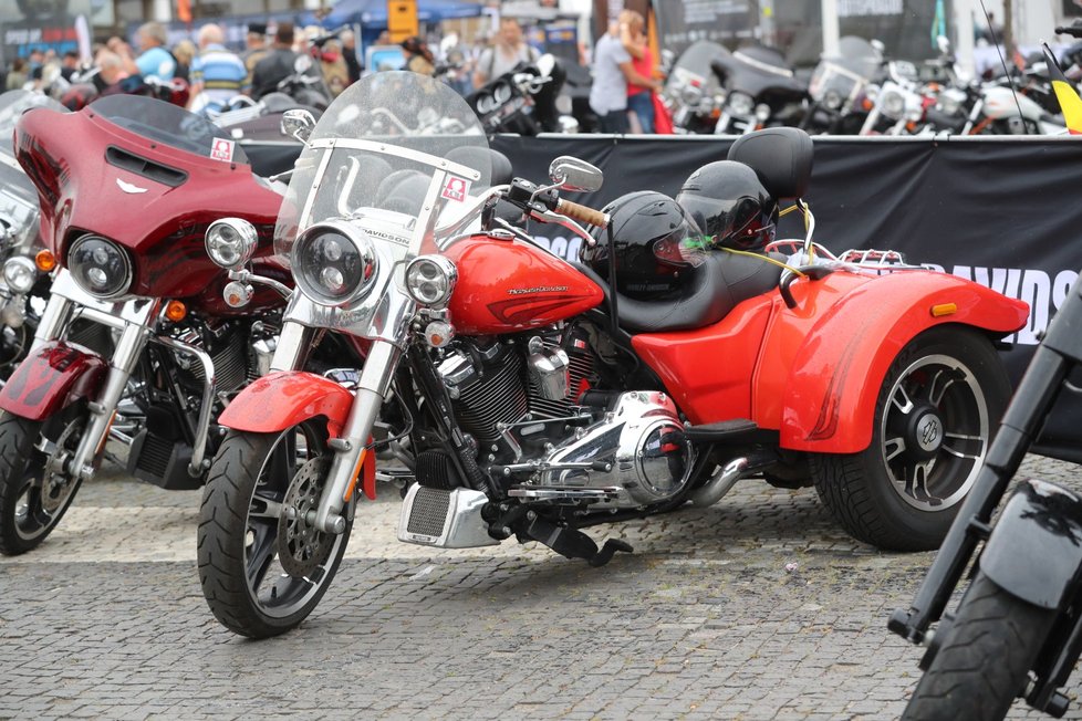 Výstaviště se zaplnilo nejrůznějšími modely americké značky Harley-Davidson.