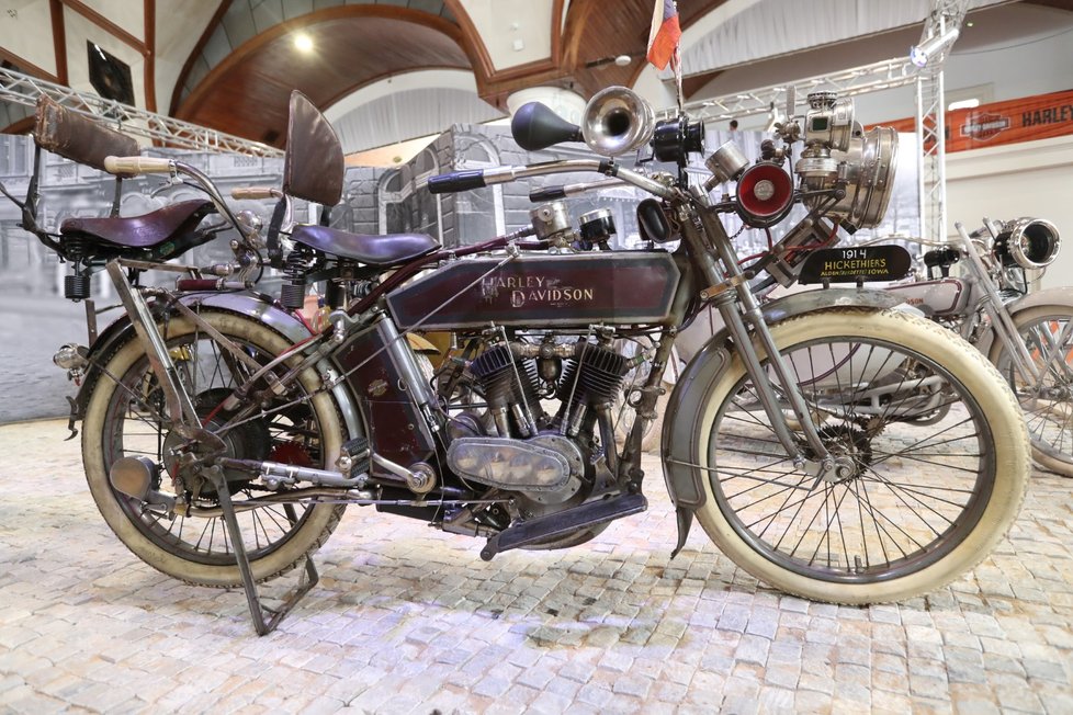 Nejstarší dědeček, který je v Praze k vidění, pochází z roku 1914.