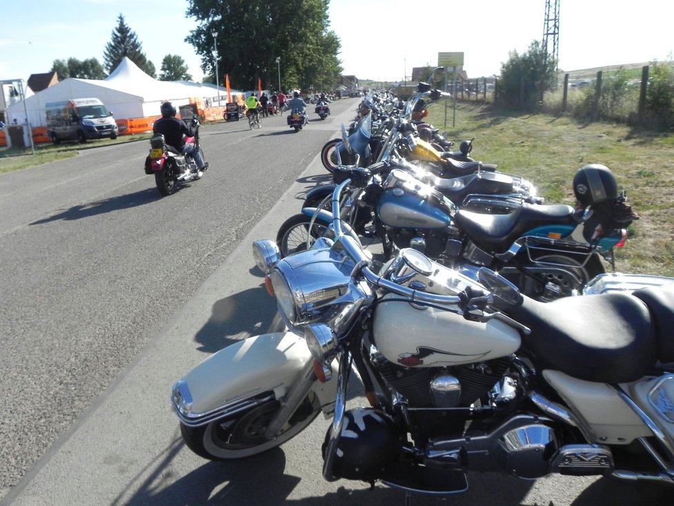 Kemp v Pasohlávkách se od středy do neděle změnil v městečko plné milovníků legendární značky Harley-Davidson. Z celé Evropy jich dorazilo deset tisíc.