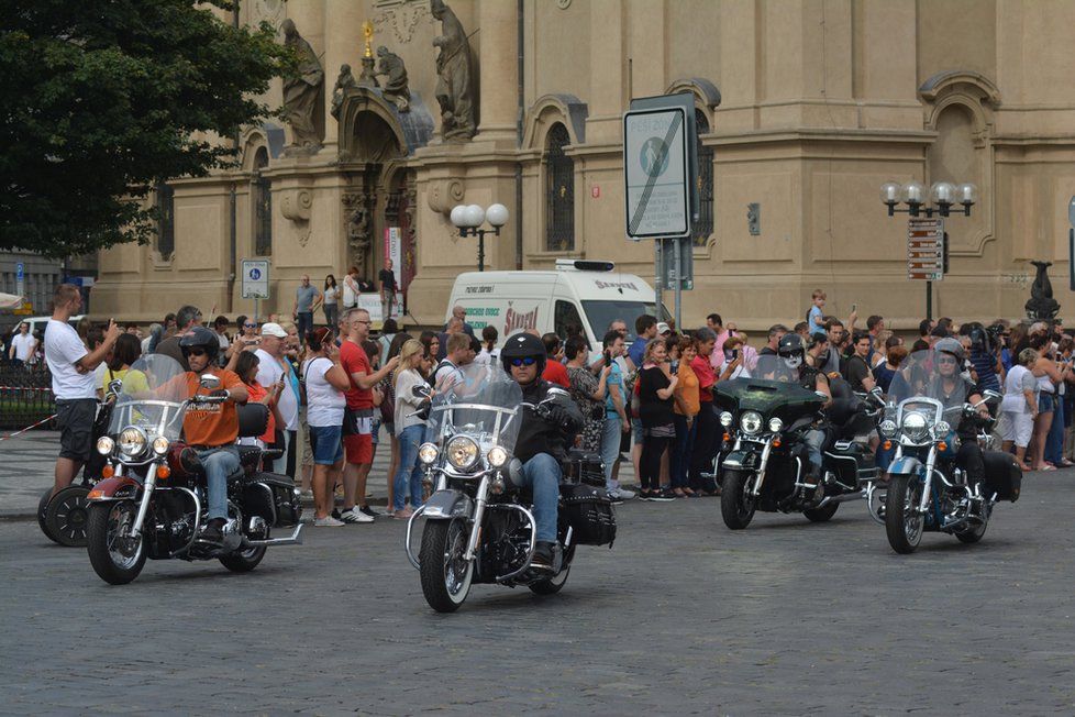 Venku se otepluje, motorkáři jásají: sezóna jim začíná.