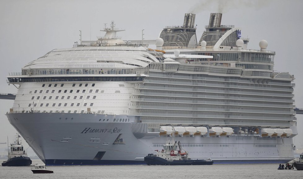 Harmony of the Seas je o sto metrů delší než legendární Titanic.