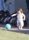Harper je jedinou holčičkou v rodině Beckhamových. Jestli i z ní bude fotbalistka, tak to Victoria zřejmě neudýchá
