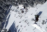 Tragická srážka v Harrachově: Na sjezdovce zemřela lyžařka!