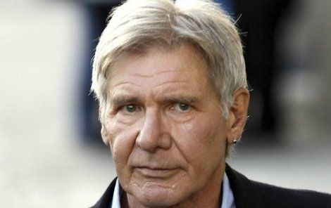 Harrison Ford smí i nadále létat.