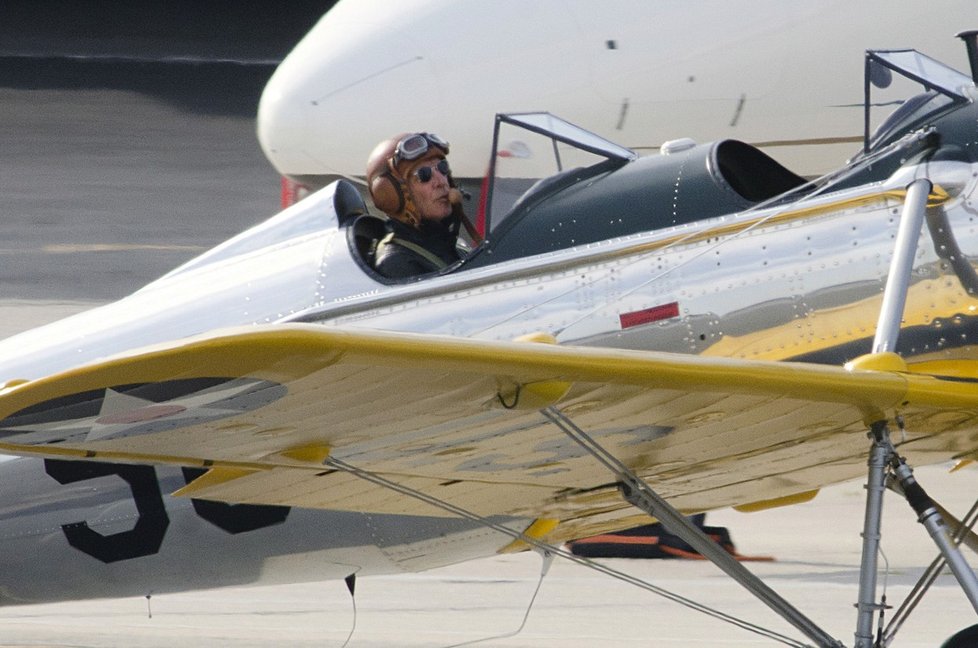 Harrison Ford je vášnivý letec a sběratel historických letadel.