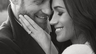Jak vypadá láska: Princ Harry a Meghan Markleová na zásnubních fotografiích  