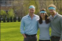 Kate, William a Harry ve videu lákají na londýnský maraton. Podívejte se, jak jim to sluší!