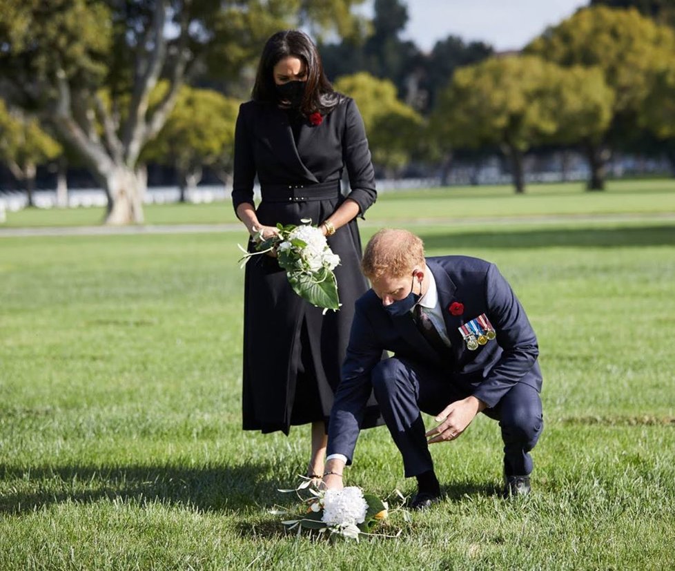 Harry a Meghan na hřbitově v Los Angeles