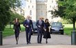 Harry, Meghan, William a Kate se ve Windsoru zdravili s občany.