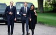 Harry, Meghan, William a Kate se ve Windsoru zdravili s občany.