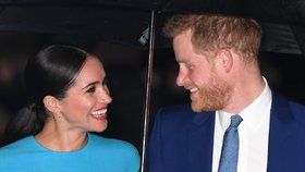 Harry a Meghan zpátky v Anglii. Co všechno je jinak a proč jim to tak sluší?