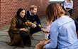 Harry a Meghan zašli na ranní kávu se členy rodin vojáků nasazených do akce