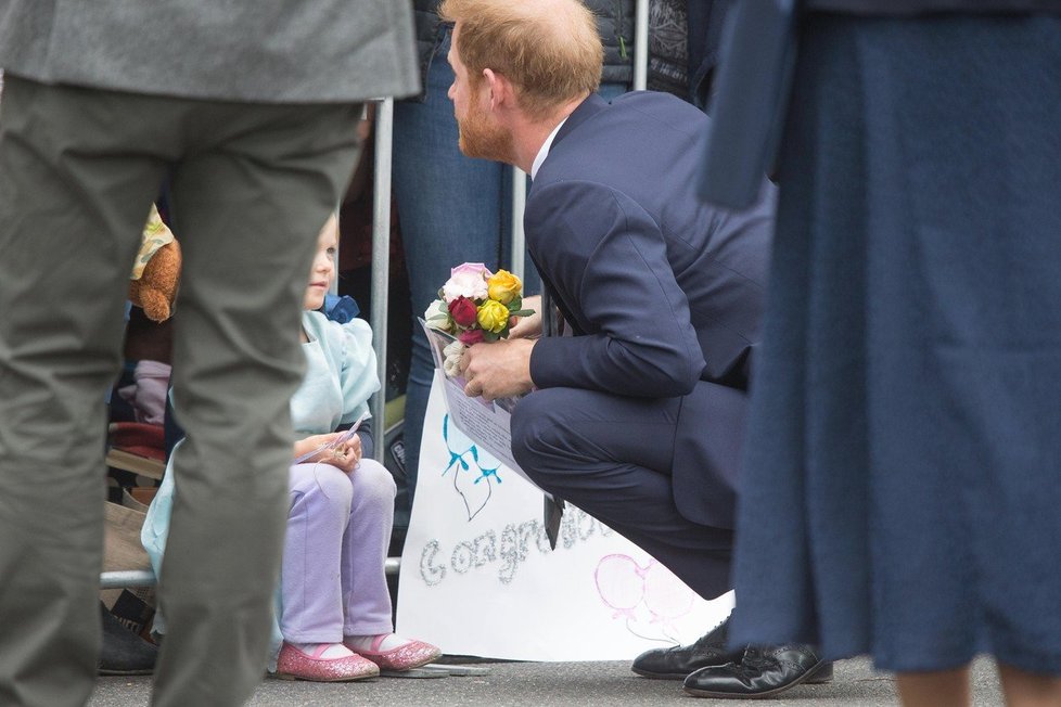 Harry s Meghan v obležení dětí na státní návštěvě Austrálie