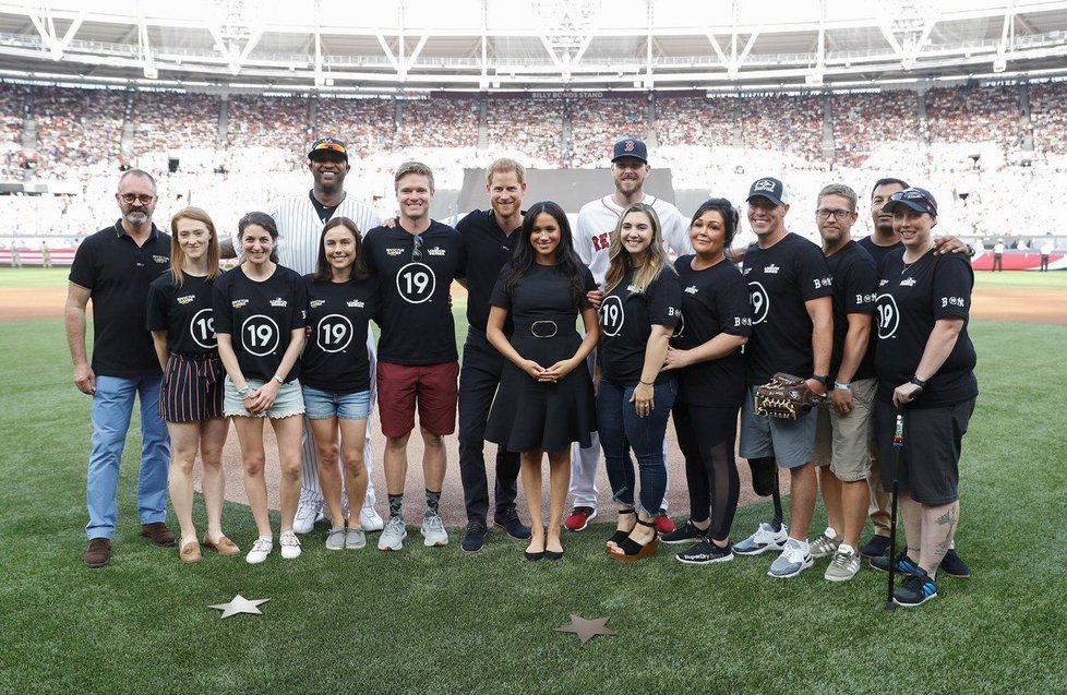 Harry s Meghan na baseballovém utkání