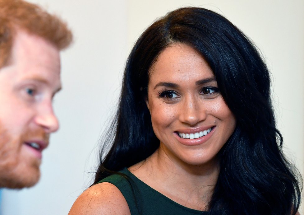 Princ Harry s Meghan Markle v Africe