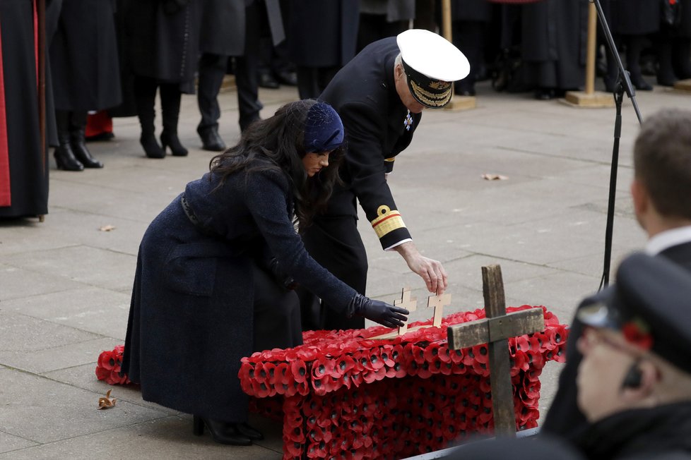 Princ Harry a Meghan Markleová vzdali hold padlým.