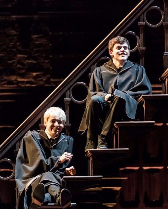 Albus Severus Potter (vpravo), jeden z Harryho synů, a Scorpius Malfoy (vlevo), syn Draca, jsou nejlepšími přáteli.