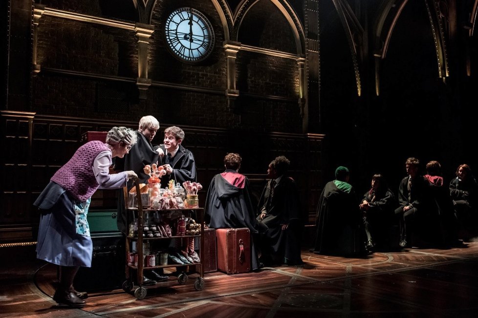 Divadelní pokračování příběhu o Harry Potterovi je v Británii beznadějně na několik měsíců dopředu vyprodané.