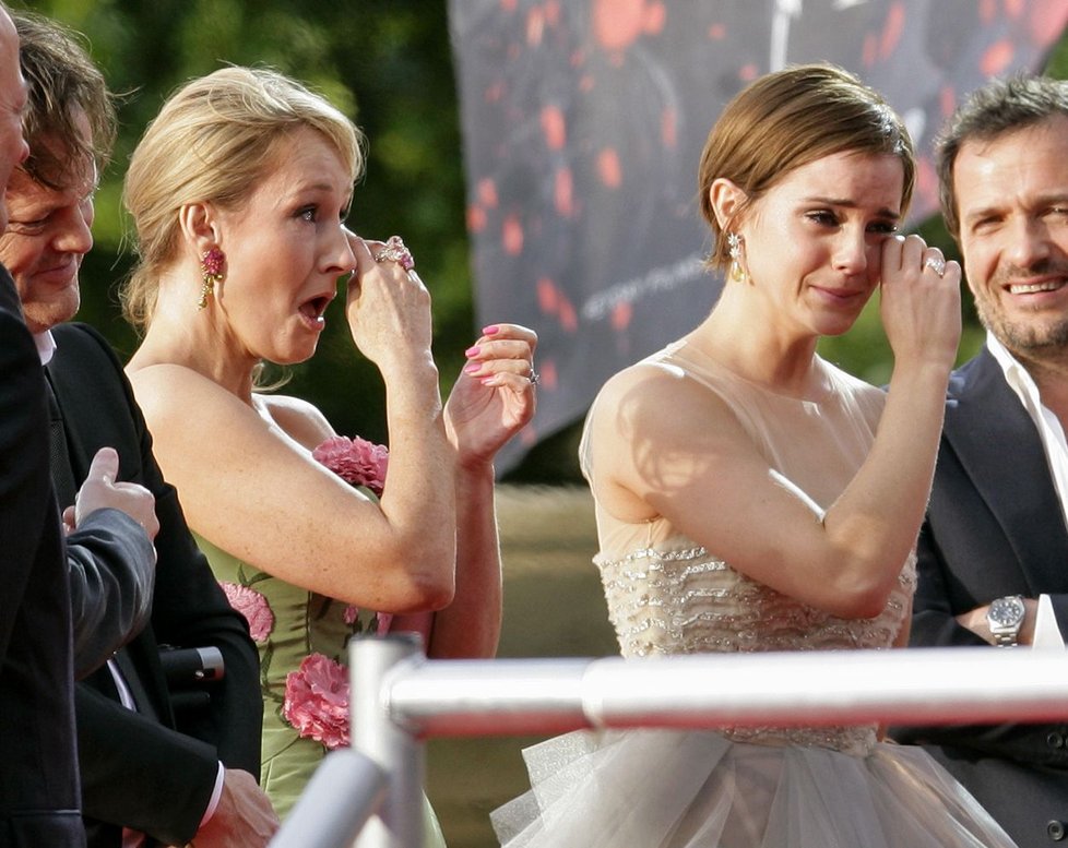 Nejvíce plakaly spisovatelka J.K. Rowling a herečka Emma Watson