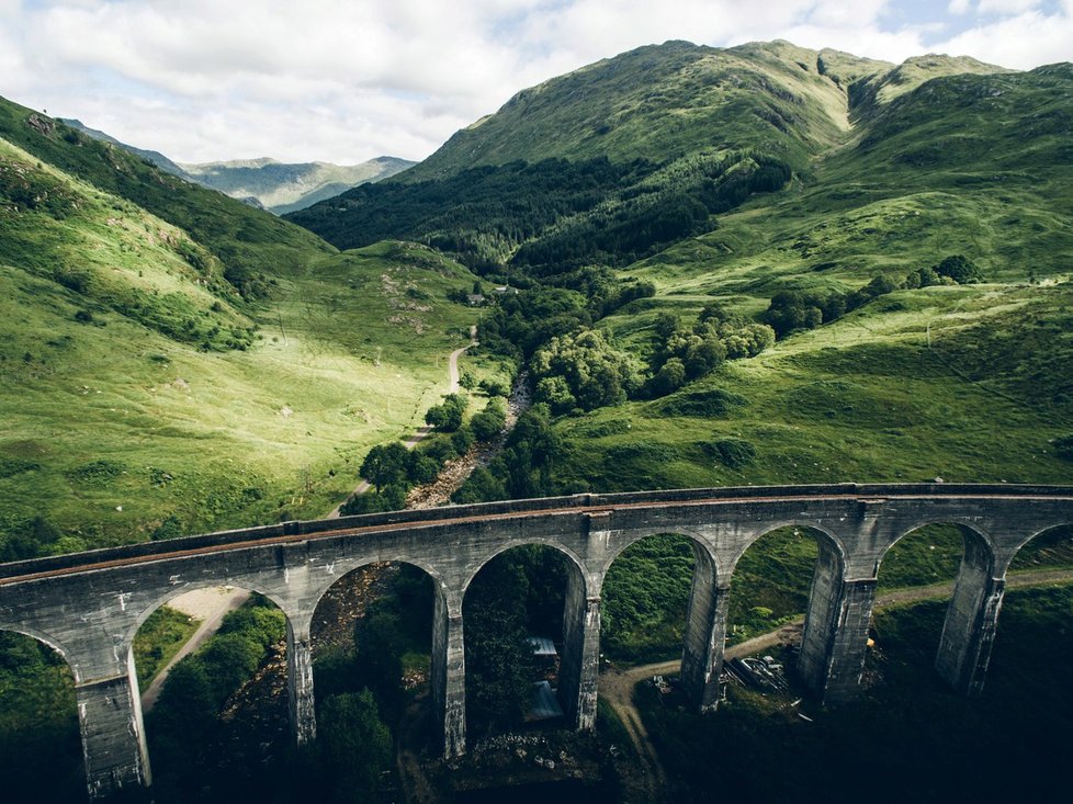 Viadukt Glenfinnan ve Skotsku