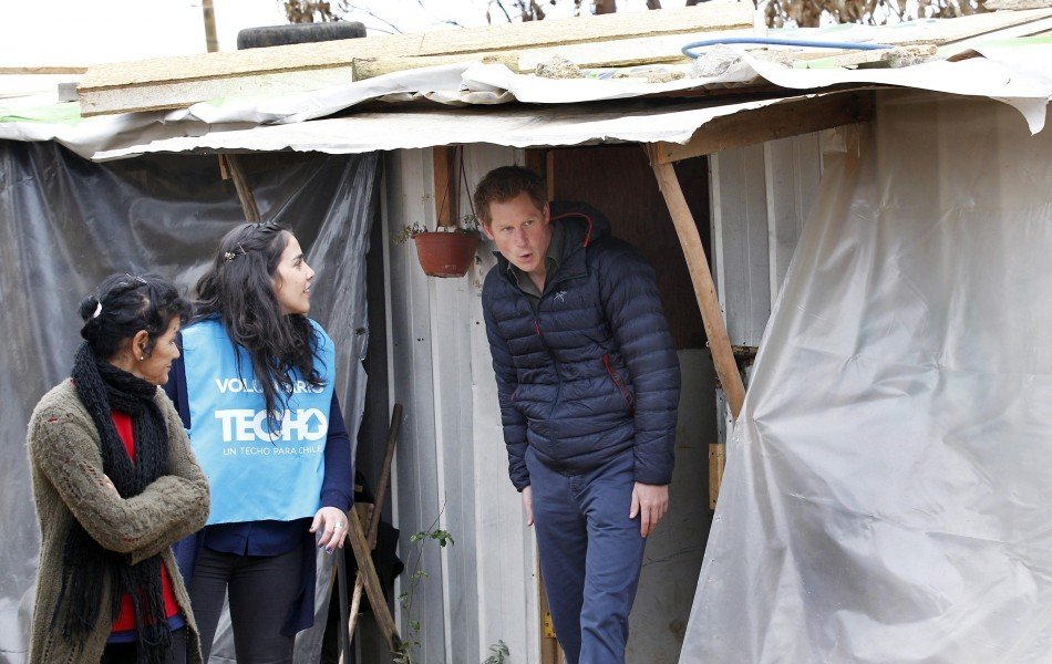 Harry na návštěvě slumu v Chile