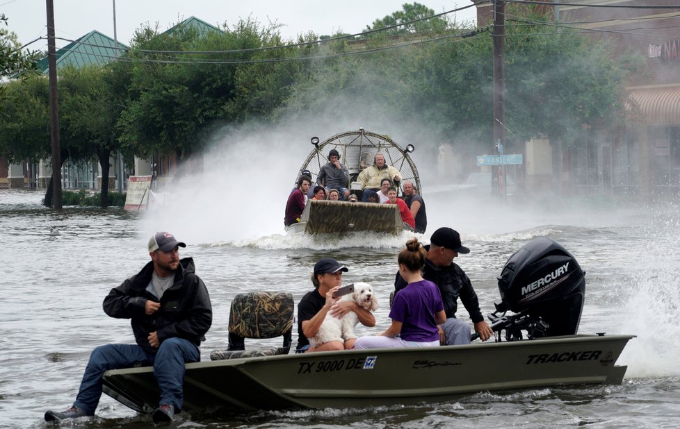 Bouře Harvey způsobila v Texasu mohutné záplavy