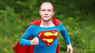 To nedokáže nikdo! Socialista Hašek je superman, který má 29 funkcí a žádnou nedělá pořádně 