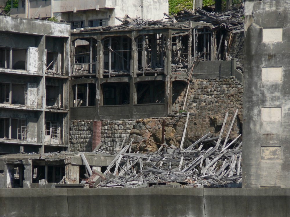 Hashima svým tvarem připomíná bitevní loď