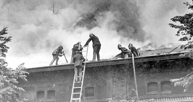 Požár budovy jatek v Holešovicích, rok 1929.